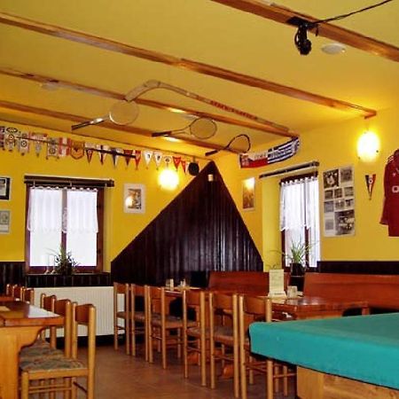 Restaurace A Penzion U Vladaru Mikulasovice Luaran gambar