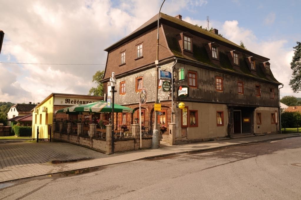 Restaurace A Penzion U Vladaru Mikulasovice Luaran gambar