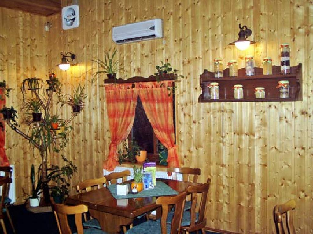 Restaurace A Penzion U Vladaru Mikulasovice Luaran gambar